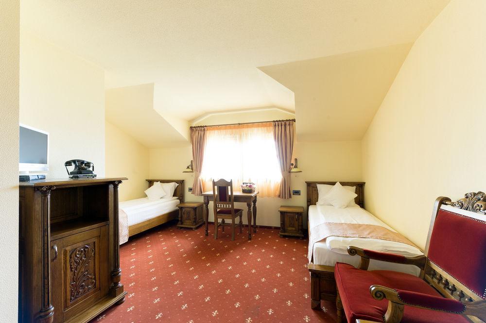 Hotel Castel Royal Mosnita Noua 외부 사진