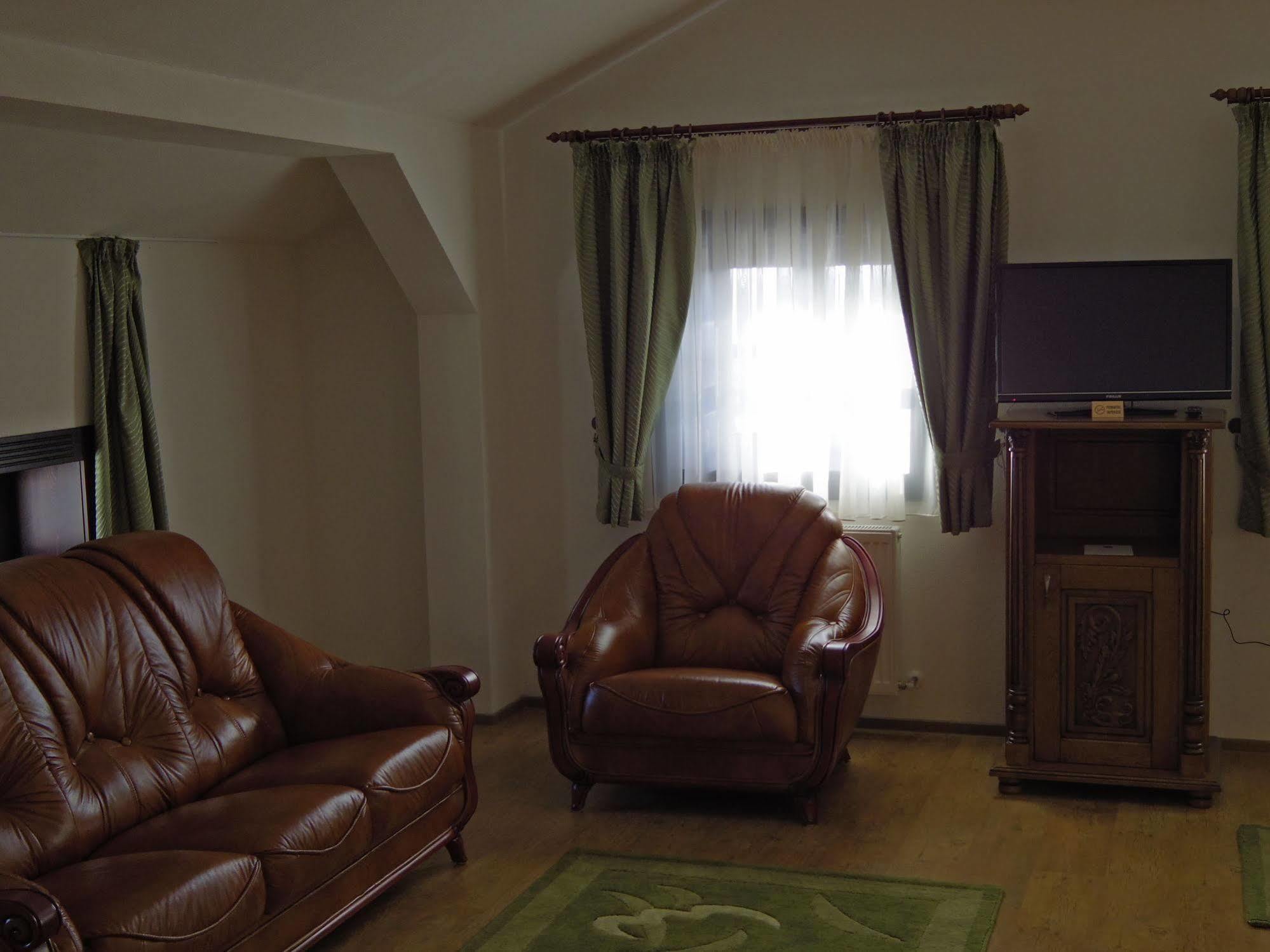 Hotel Castel Royal Mosnita Noua 외부 사진