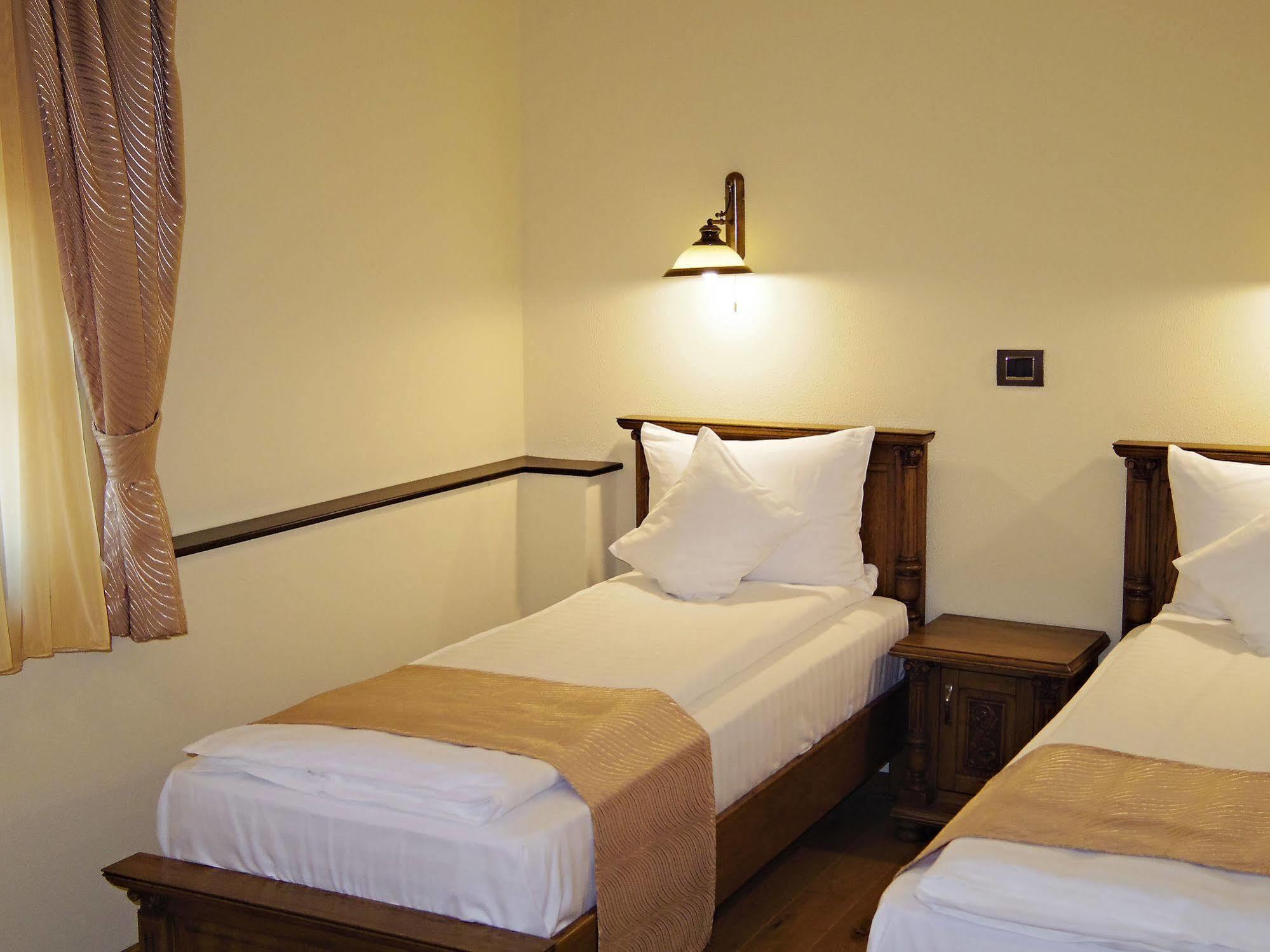 Hotel Castel Royal Mosnita Noua 외부 사진